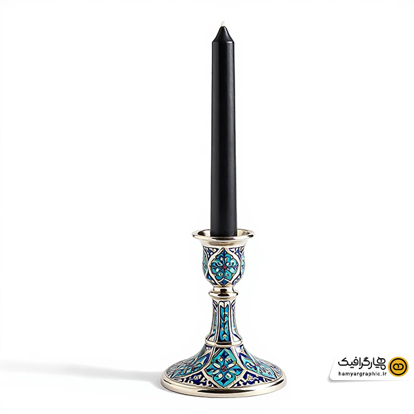 تصویر استوک با کیفیت جا شمعی نقره‌ای با طرح کاشی کاری سنتی